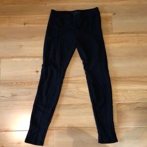 Detailed black leggings